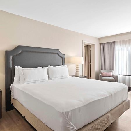 Doubletree By Hilton Columbus Hotel Bagian luar foto