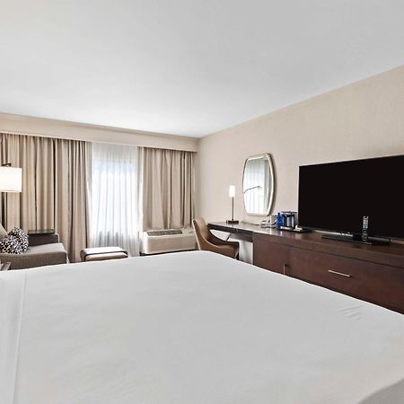 Doubletree By Hilton Columbus Hotel Bagian luar foto
