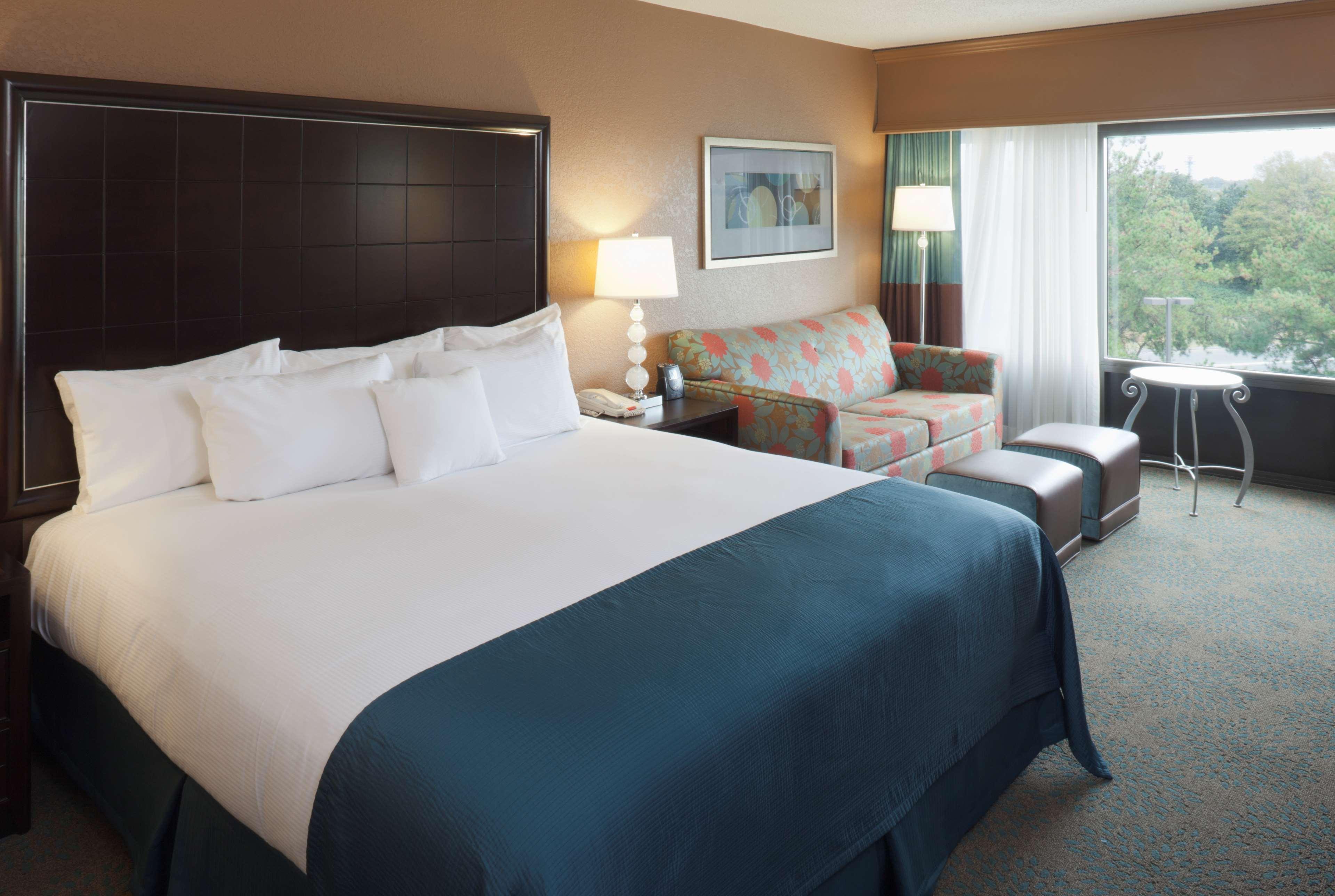 Doubletree By Hilton Columbus Hotel Ruang foto