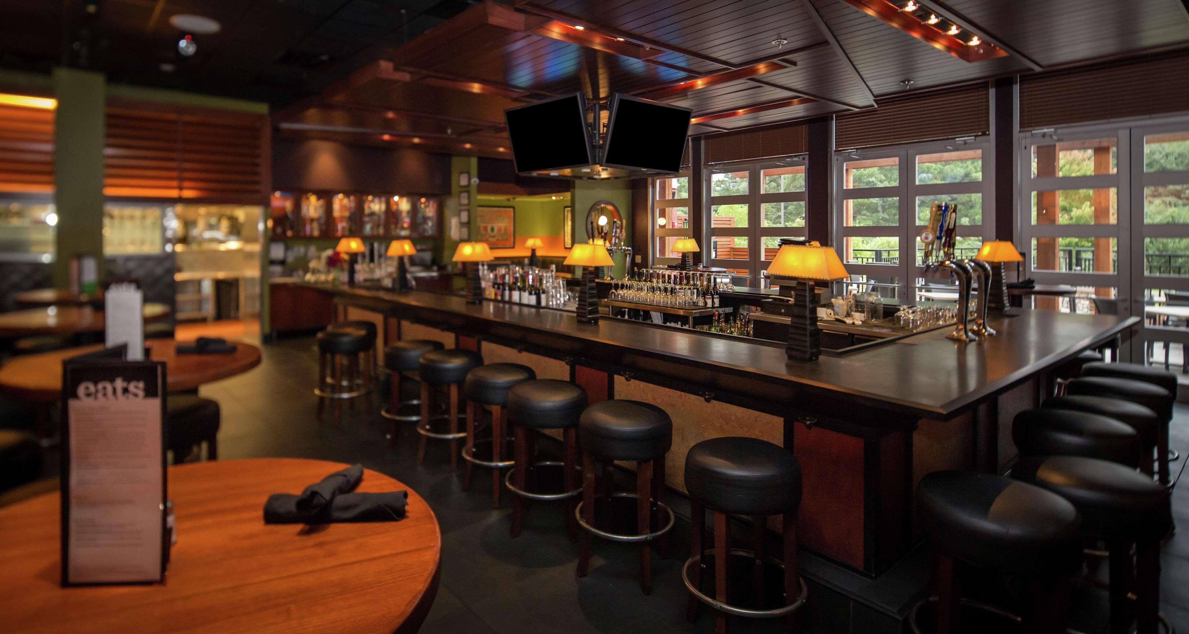 Doubletree By Hilton Columbus Hotel Bagian luar foto