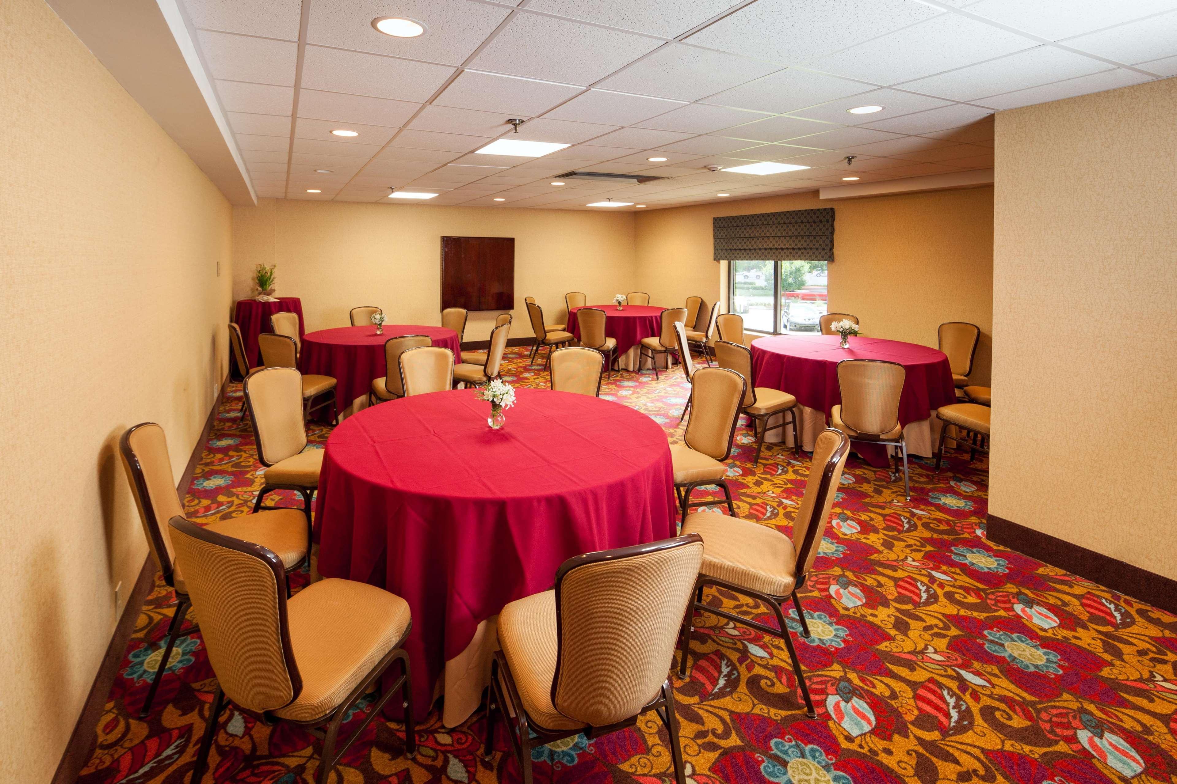 Doubletree By Hilton Columbus Hotel Bagian luar foto