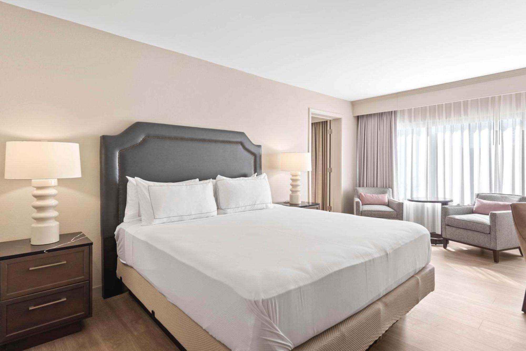 Doubletree By Hilton Columbus Hotel Bagian luar foto