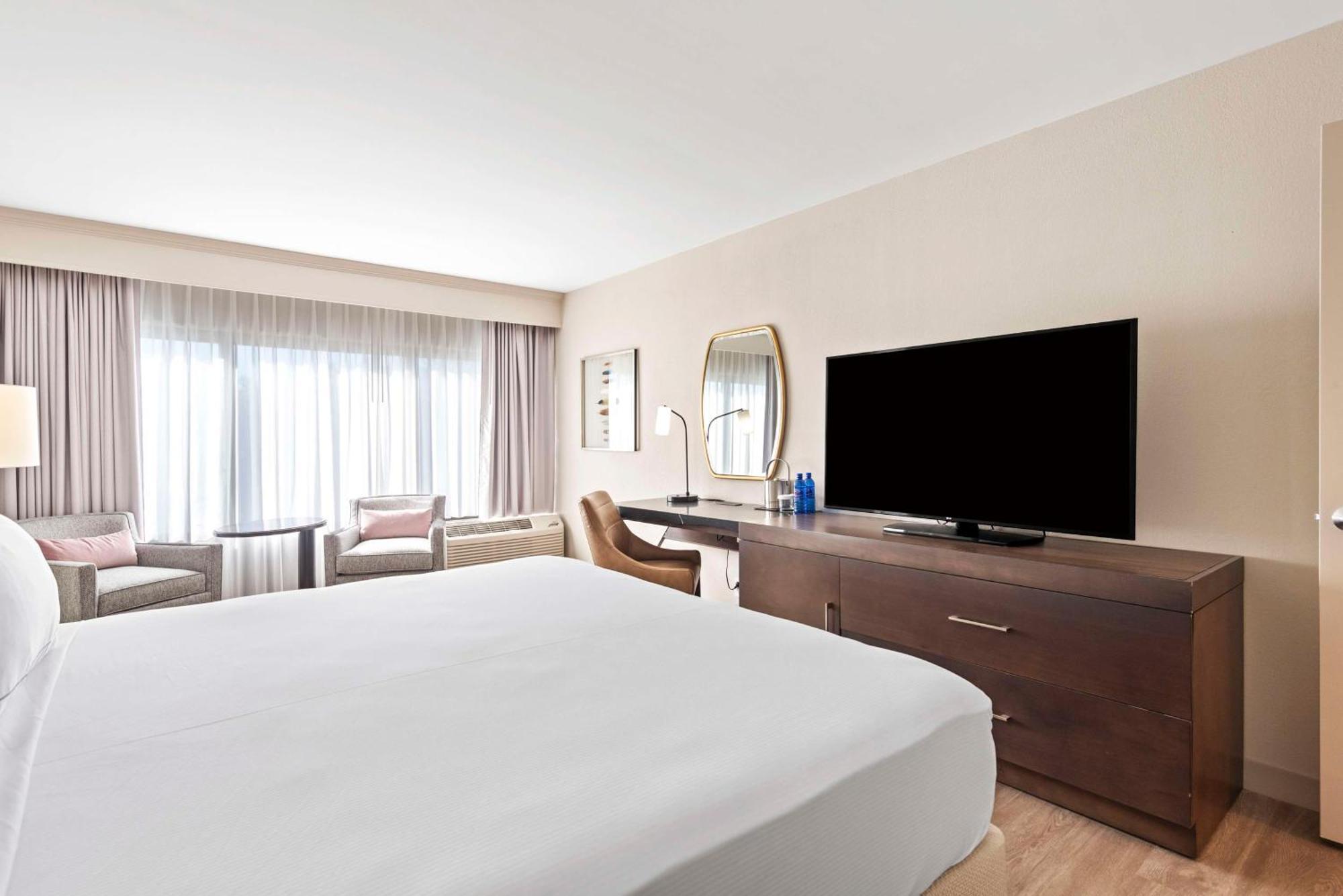 Doubletree By Hilton Columbus Hotel Bagian luar foto