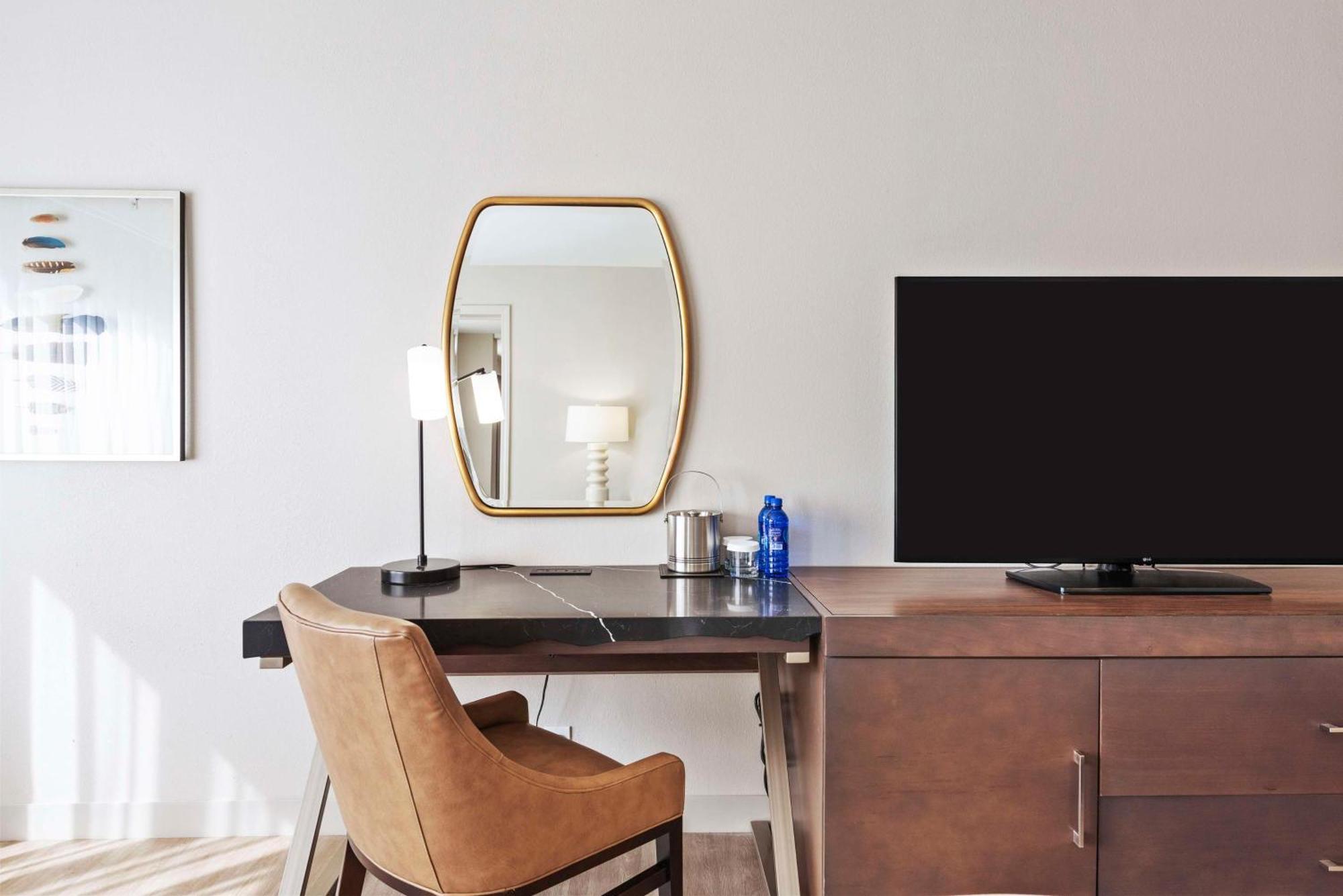 Doubletree By Hilton Columbus Hotel Bagian luar foto