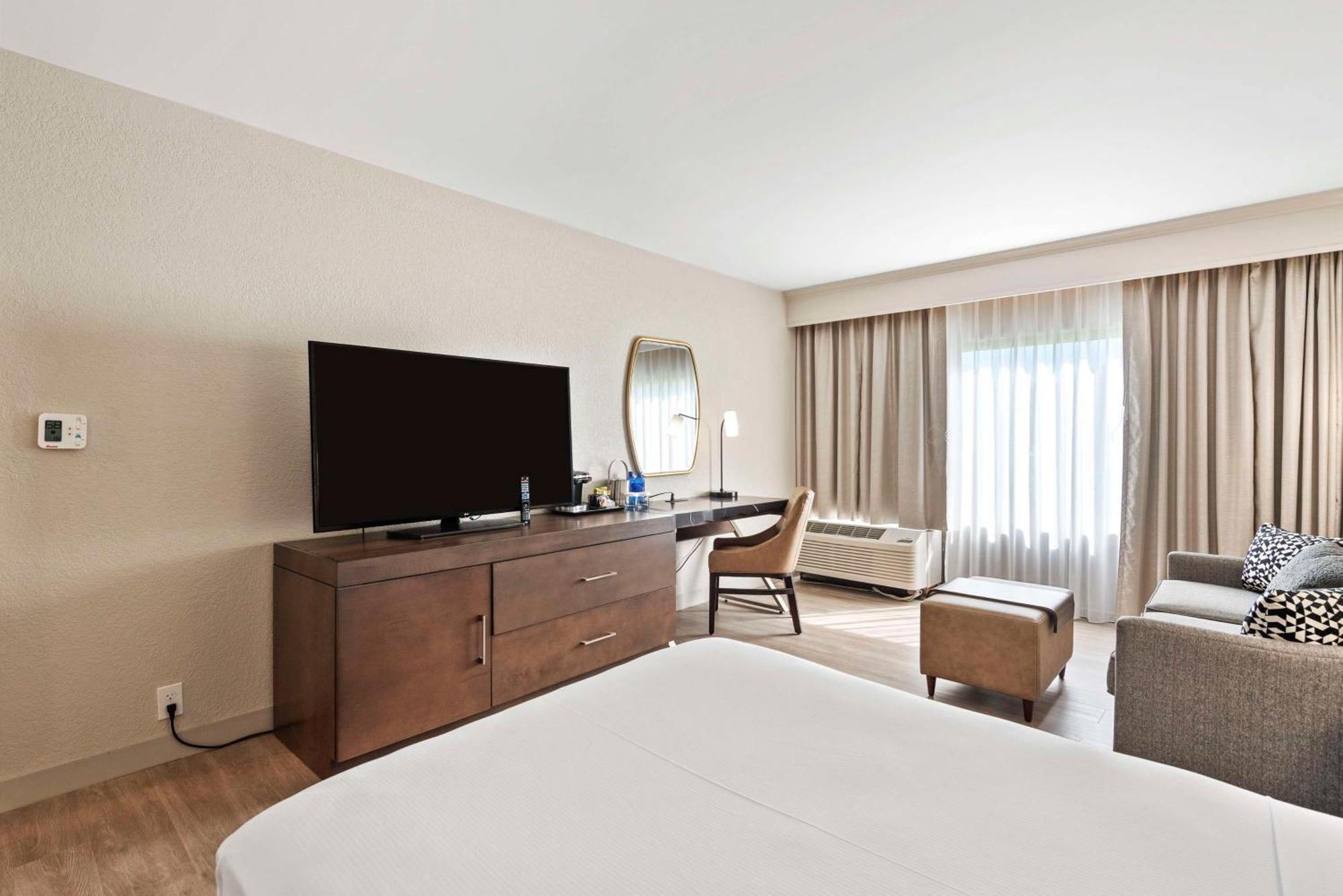 Doubletree By Hilton Columbus Hotel Bagian luar foto