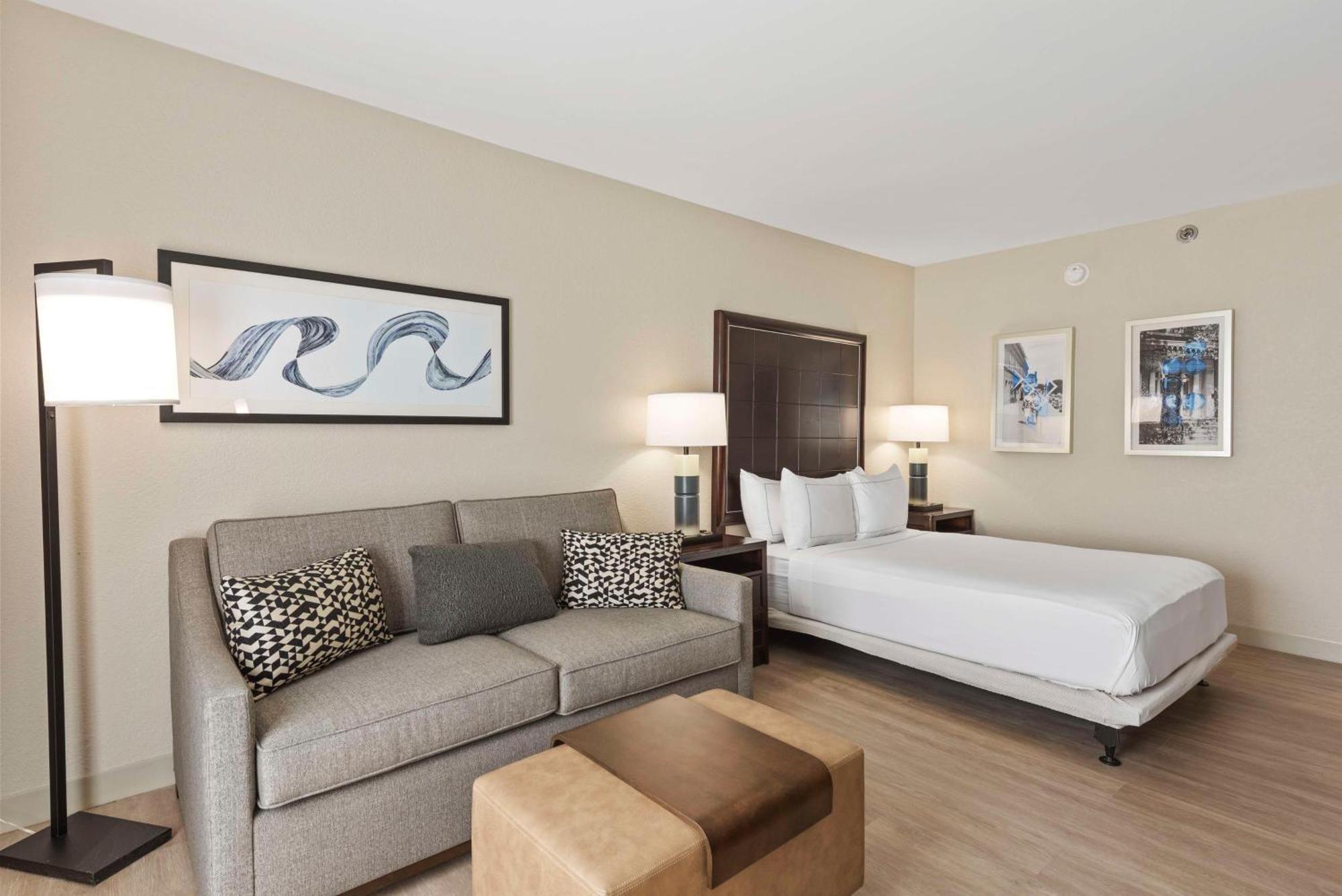 Doubletree By Hilton Columbus Hotel Bagian luar foto