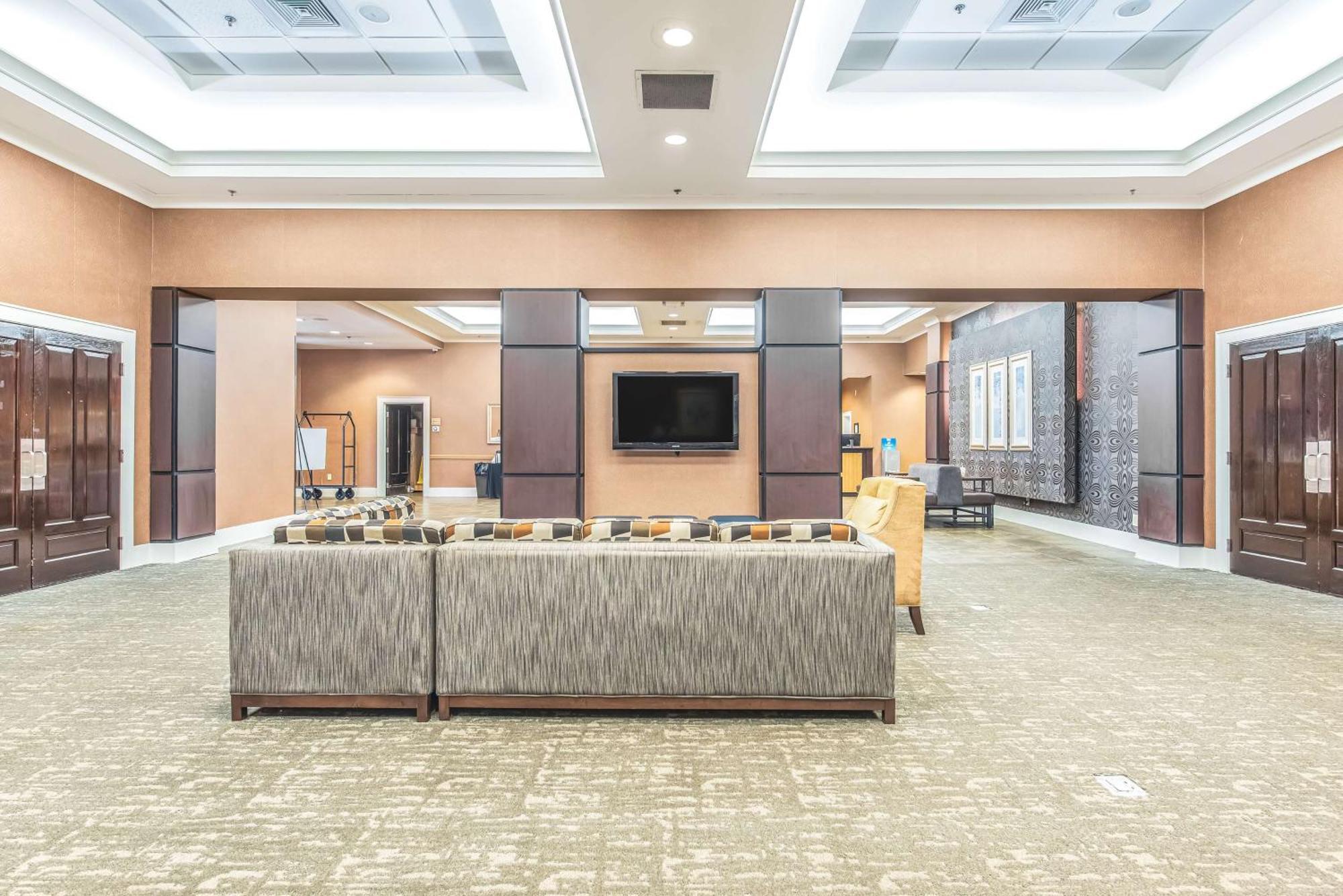 Doubletree By Hilton Columbus Hotel Bagian luar foto