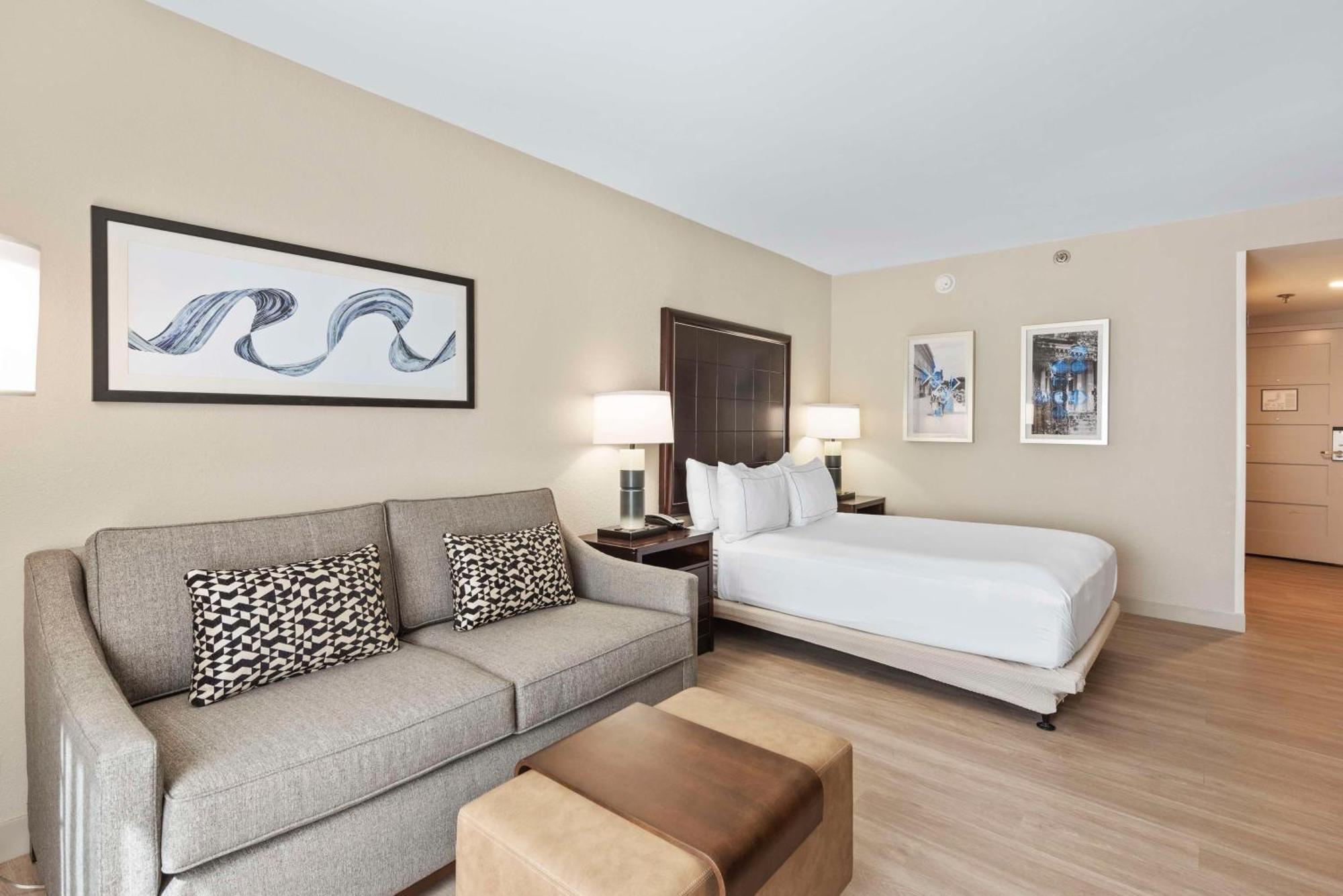 Doubletree By Hilton Columbus Hotel Bagian luar foto