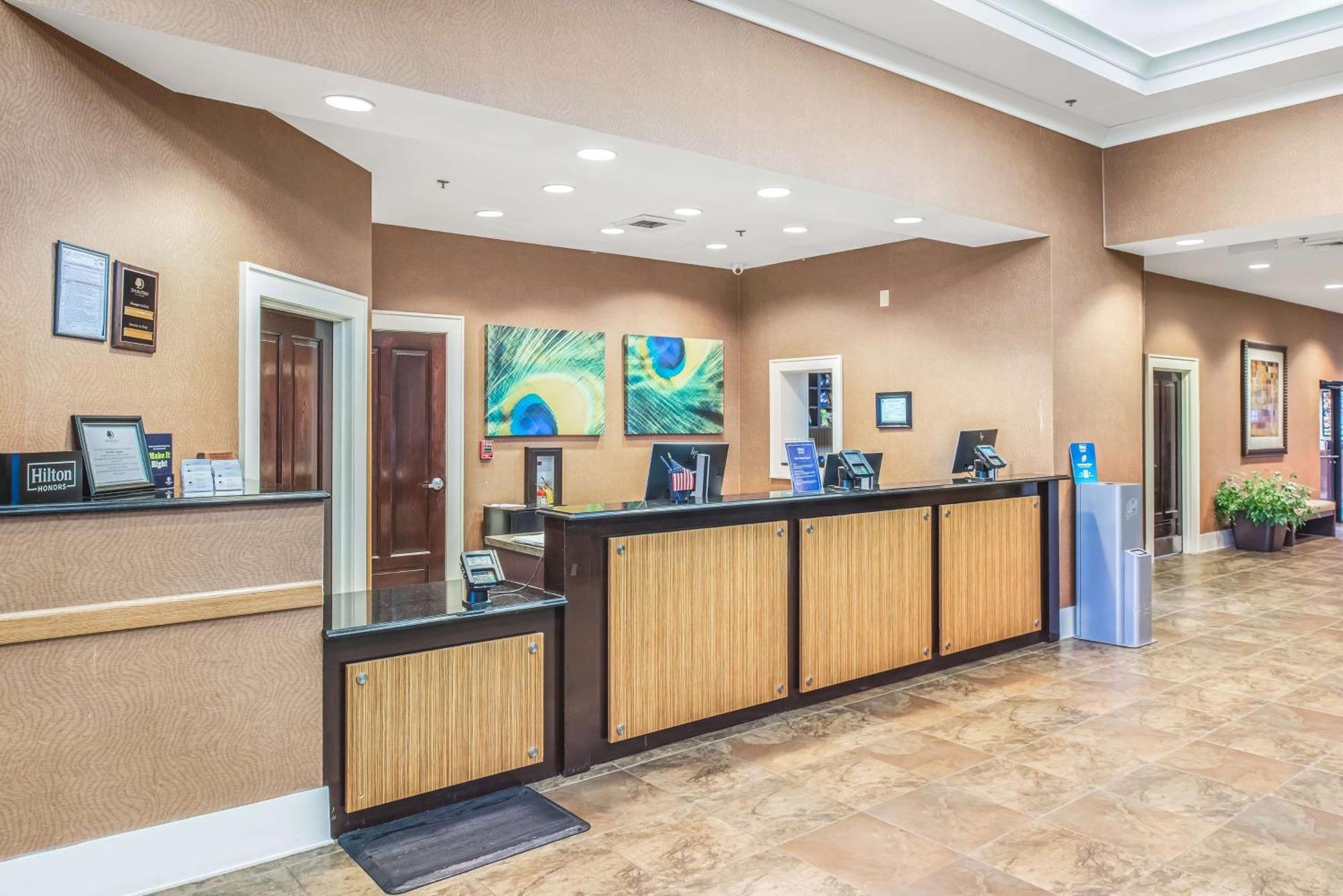 Doubletree By Hilton Columbus Hotel Bagian luar foto