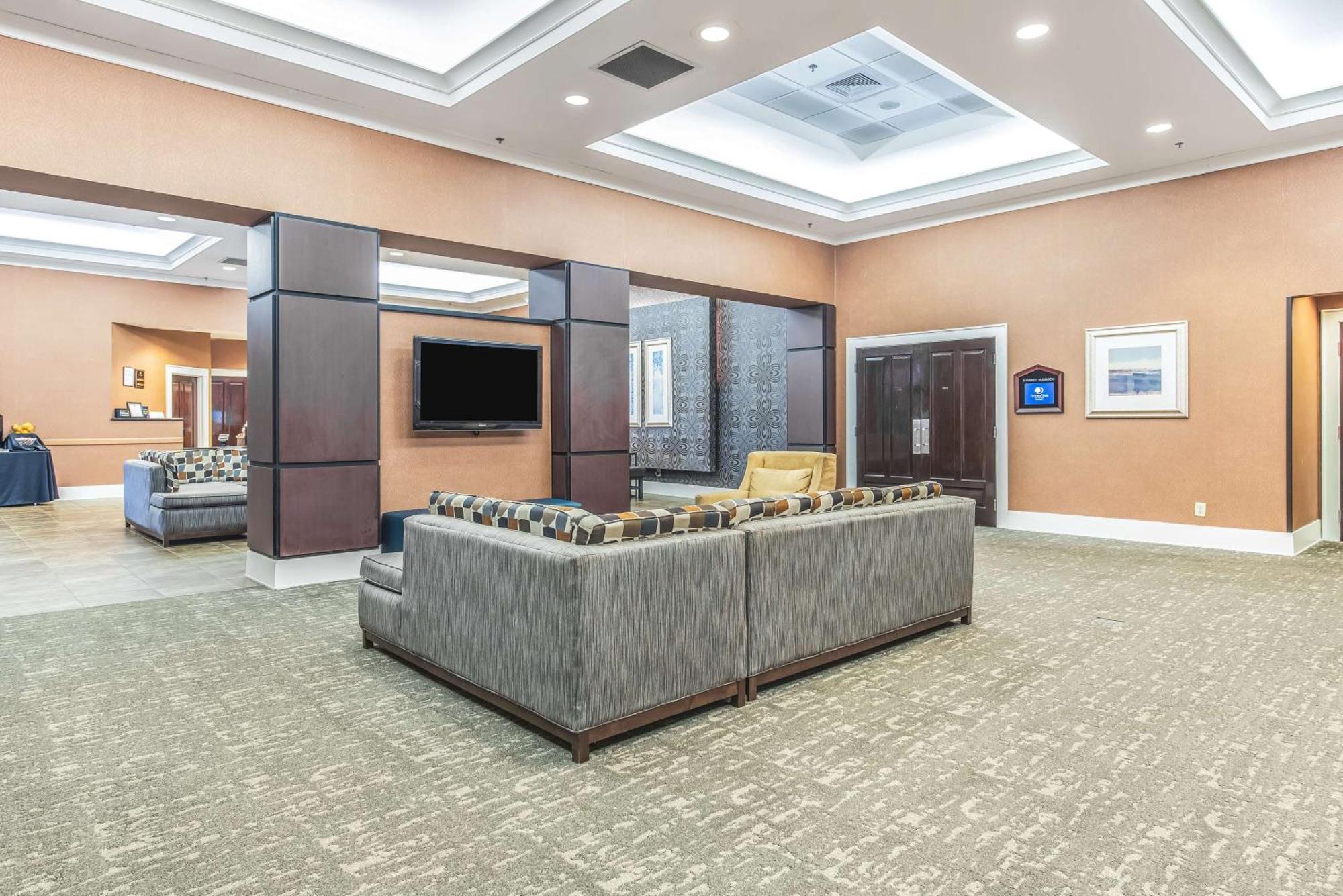 Doubletree By Hilton Columbus Hotel Bagian luar foto