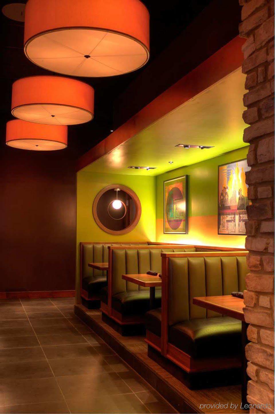 Doubletree By Hilton Columbus Hotel Restoran foto